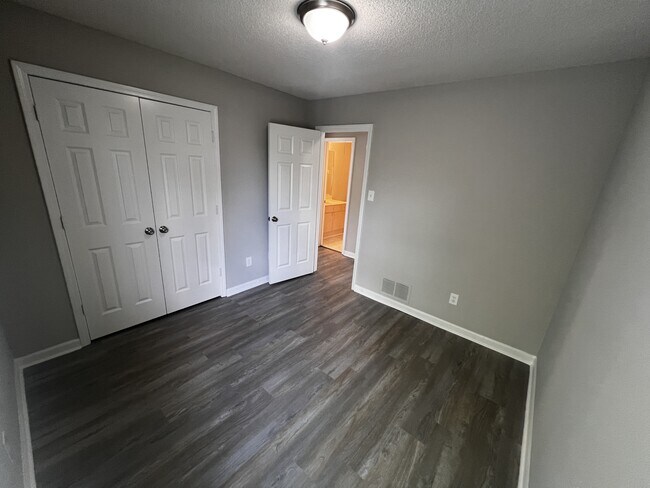 Building Photo - 6900 Wrigley Dr