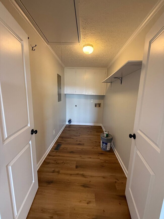 Building Photo - Charming Rural Home on 2+ Acres in Jackson...