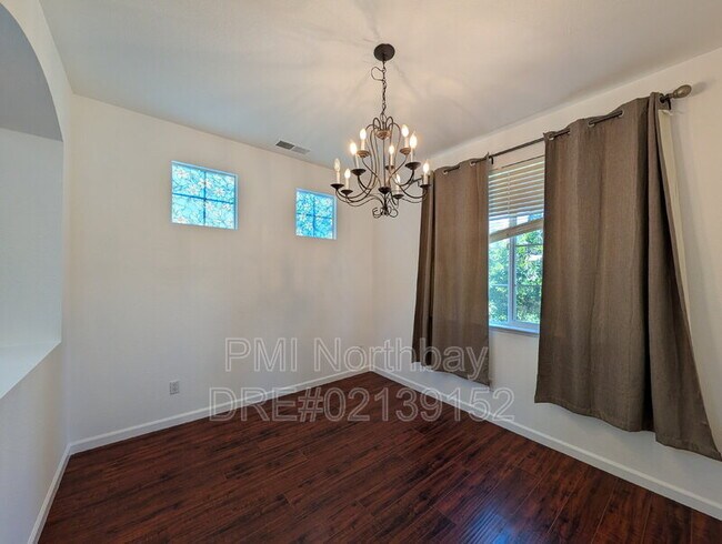 Building Photo - 564 Primitivo Ct