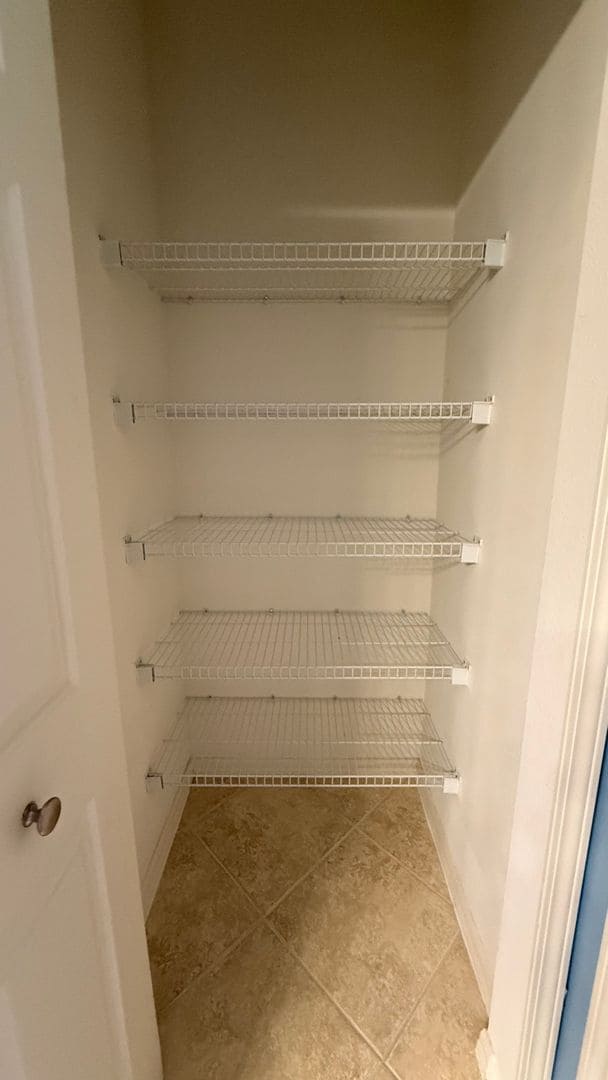 Building Photo - 3 Bed/ 2 Bath Condo w/1 Car Garage $1,900 a month