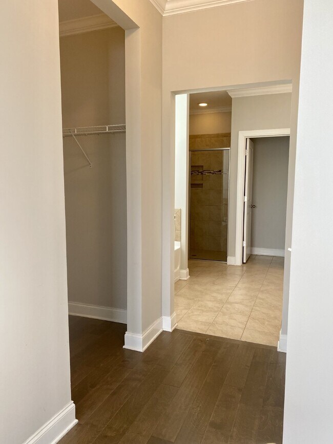 Building Photo - Stunning, Spacious Home in May River Preserve!