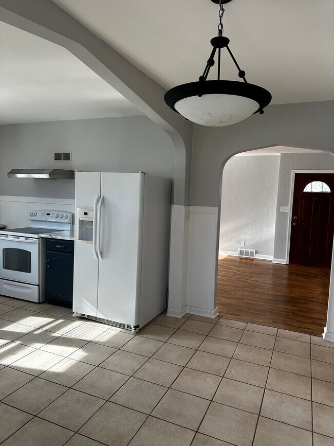 Building Photo - 2119 14th St S