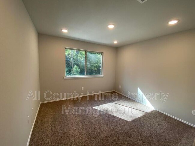 Building Photo - 15860 Pecan Dr