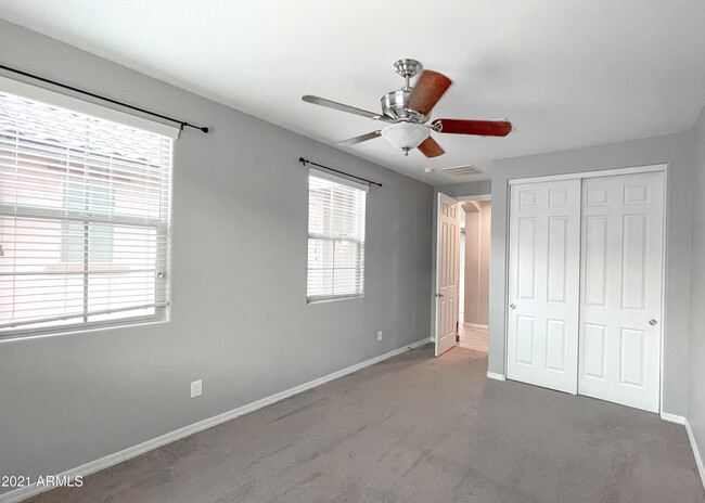 Building Photo - 118 E Canyon Way