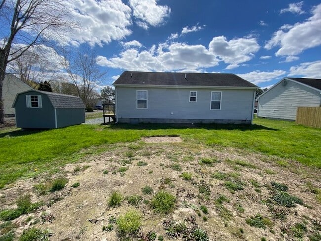 Building Photo - Charming 3-Bedroom Home with Modern Updates – Your New Home!