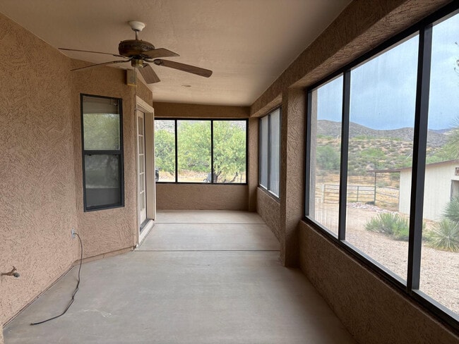 Building Photo - 43003 N Old Mine Rd