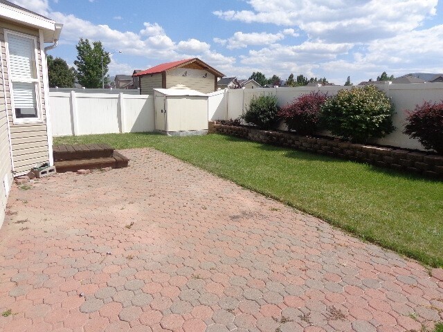 Building Photo - 88 E Rainbow Way