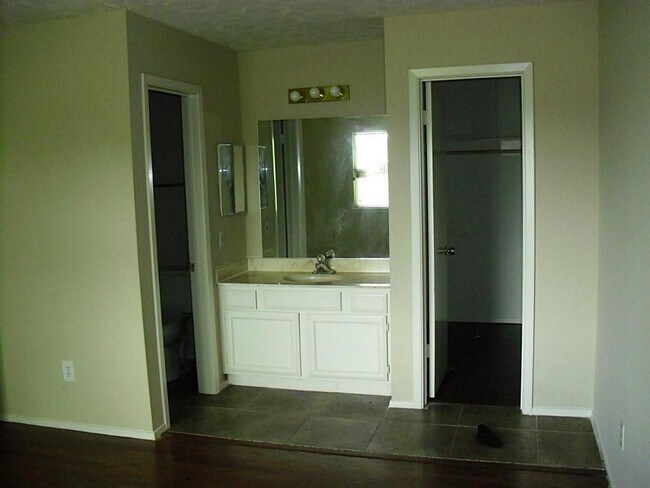 Building Photo - 16505 Monte Carlo Ln