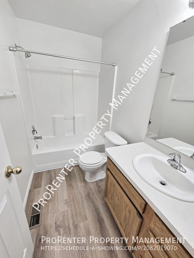 Building Photo - 4409 900 W