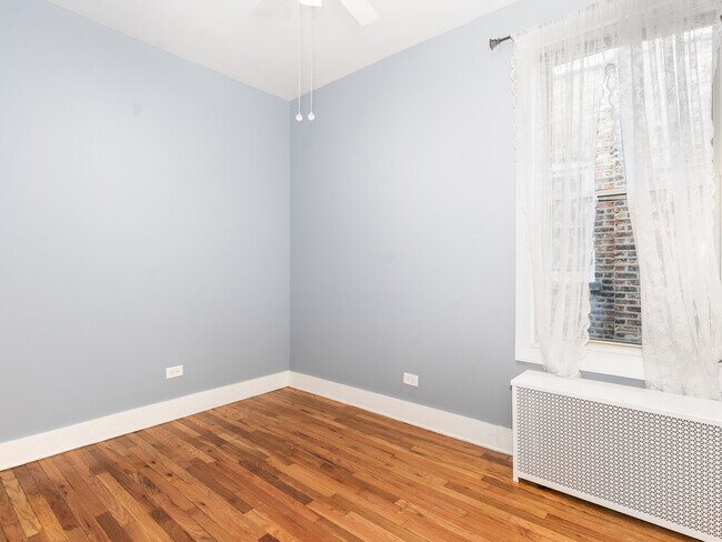 Building Photo - 3345 N Springfield Ave