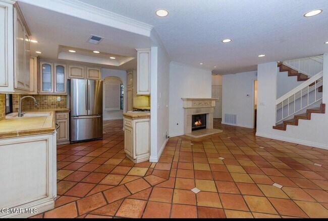 Building Photo - 3871 Cottonwood Grove Trail
