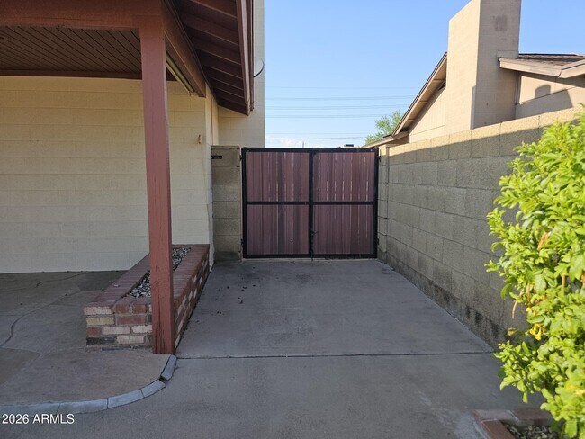 Building Photo - 3337 W Kristal Way