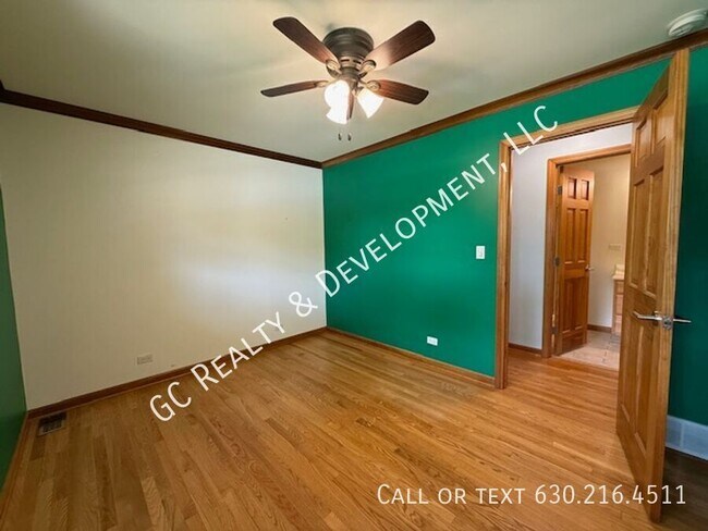 Building Photo - 381 W Millers Rd