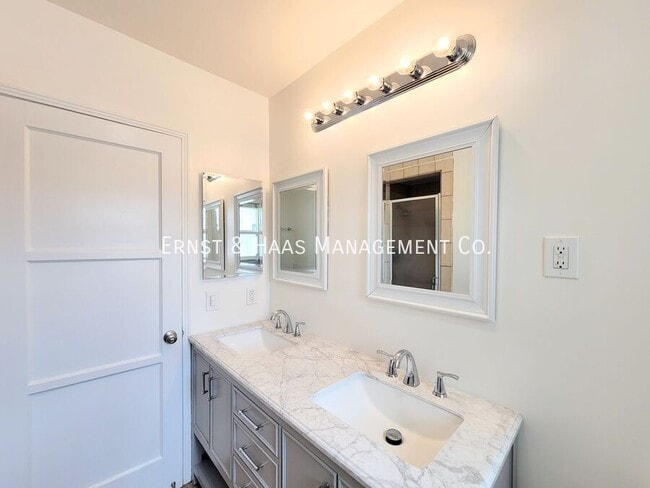 Building Photo - 3102 Ocana Ave