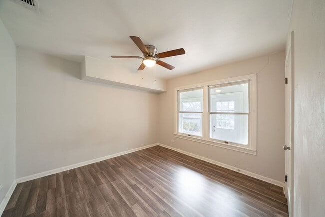 Building Photo - Updated 3-Bedroom Home with Detached Garage & Fenced Yard