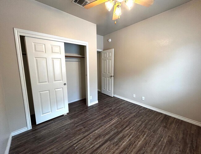 Building Photo - 408 Nelray Blvd
