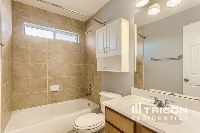 Building Photo - 24547 Bella Veneza Dr