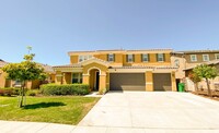Building Photo - LARGE ROOM FOR RENT W/ PRIVATE BATHROOM IN...