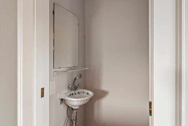 Building Photo - 110 Leonard St