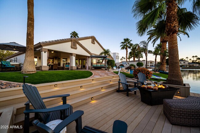 Building Photo - 1817 E Willow Tree Ct