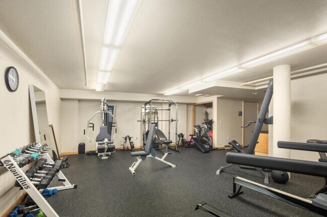 Building Photo - 1 bedroom in Seattle WA 98121