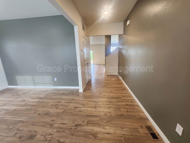 Building Photo - 508 Ledge St