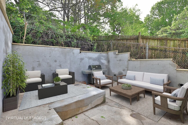 Building Photo - 252 Linden Ave