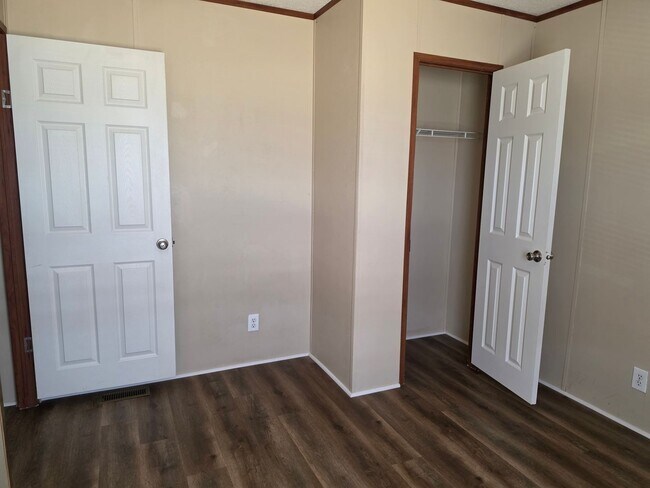 Building Photo - 3 bedroom 2 bath in Clovis