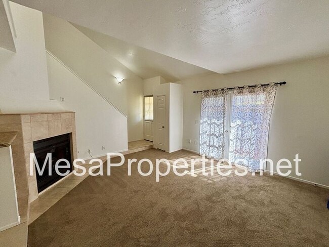 Building Photo - 932 W Arrow Hwy