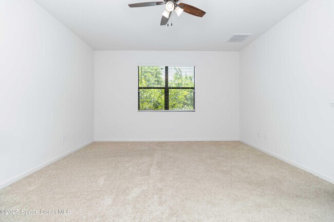 Building Photo - 947 Remington Green Dr SE