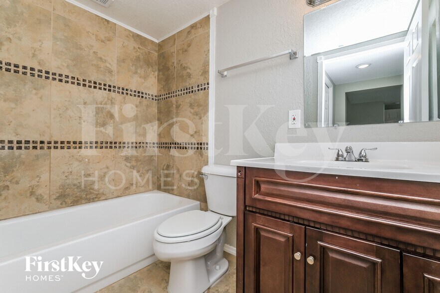 Building Photo - 9115 St Regis Ln