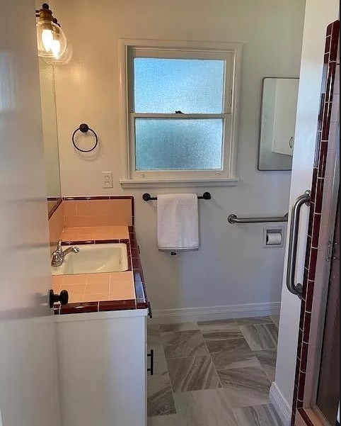 Building Photo - 1083 Thompson Ave