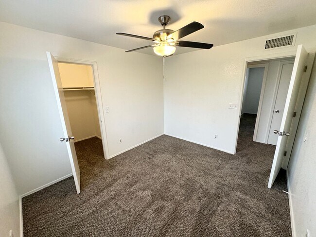 Building Photo - Stunning 4 Bedroom/2.5 Bath Home in Ahwatukee