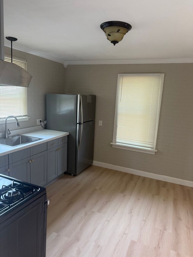 Building Photo - Adorable 4 Bed 1 bath Baldwinsville Cottage