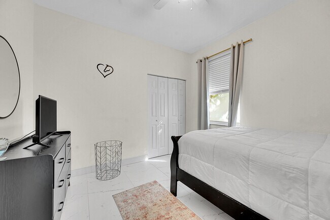 Building Photo - 13620 Folkestone Cir