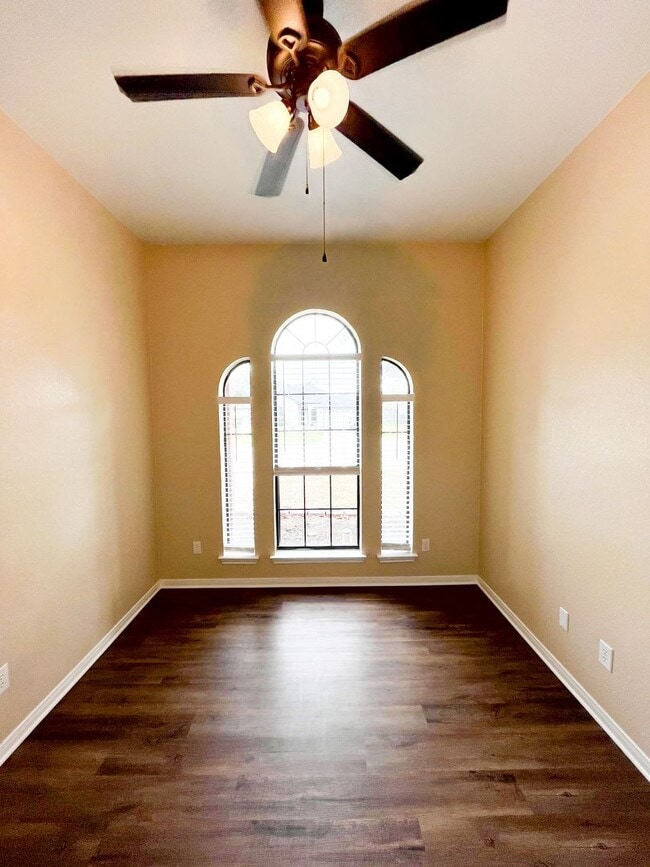 Building Photo - Available NOW!!!! You must see this is a Fabulous Home. 4 bedrooms, office, 2 bath, 2 car garage ...