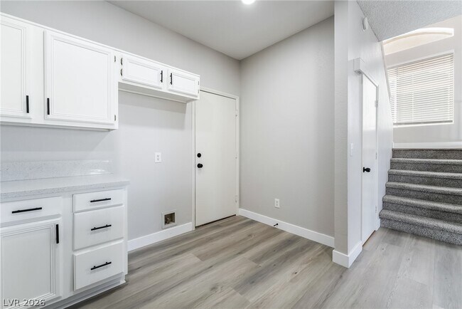 Building Photo - 1656 Cloister Ave