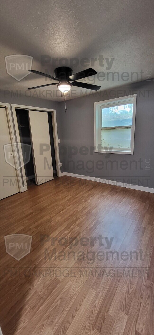 Building Photo - 2 Bedroom Country apartment
