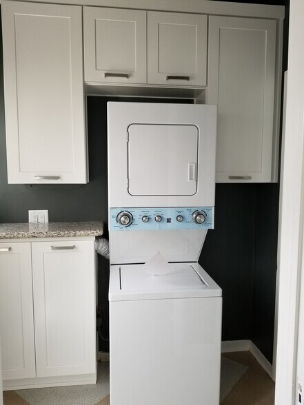 IN UNIT WASHER/DRYER - 6328 Orange St