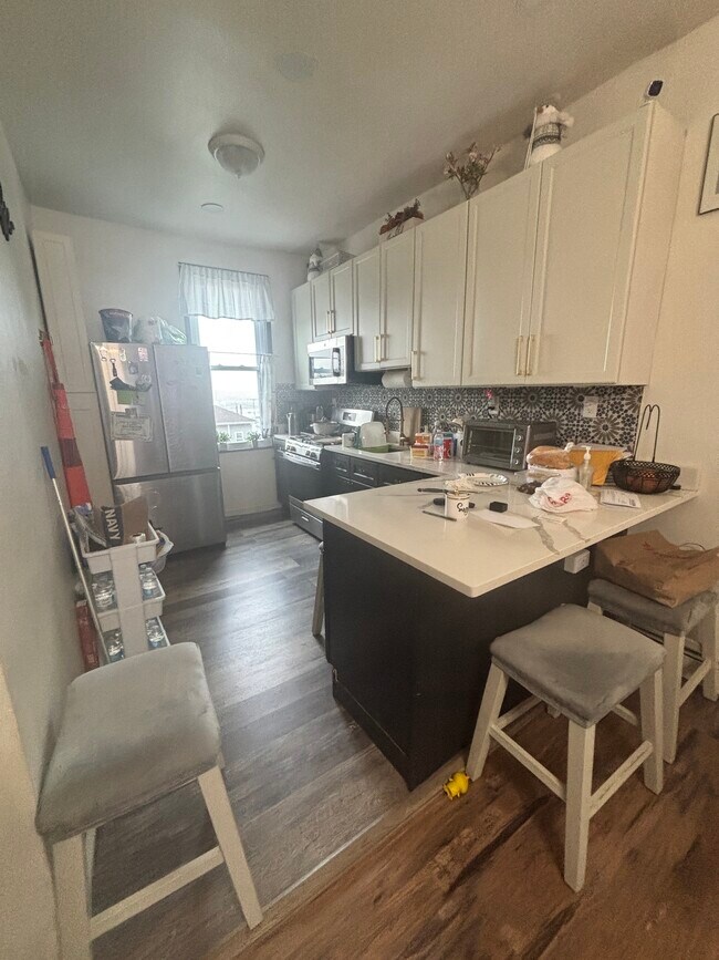 Building Photo - 23 Nelson Ave