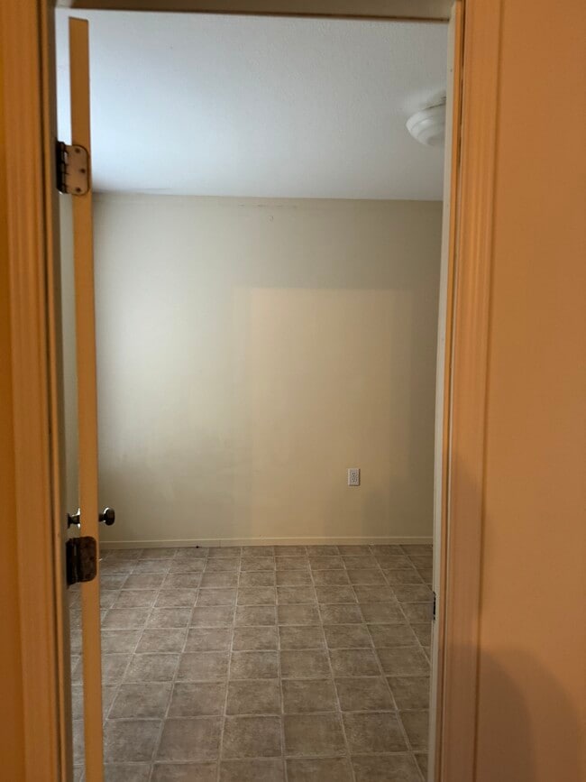 Building Photo - 16482 Eastchase St