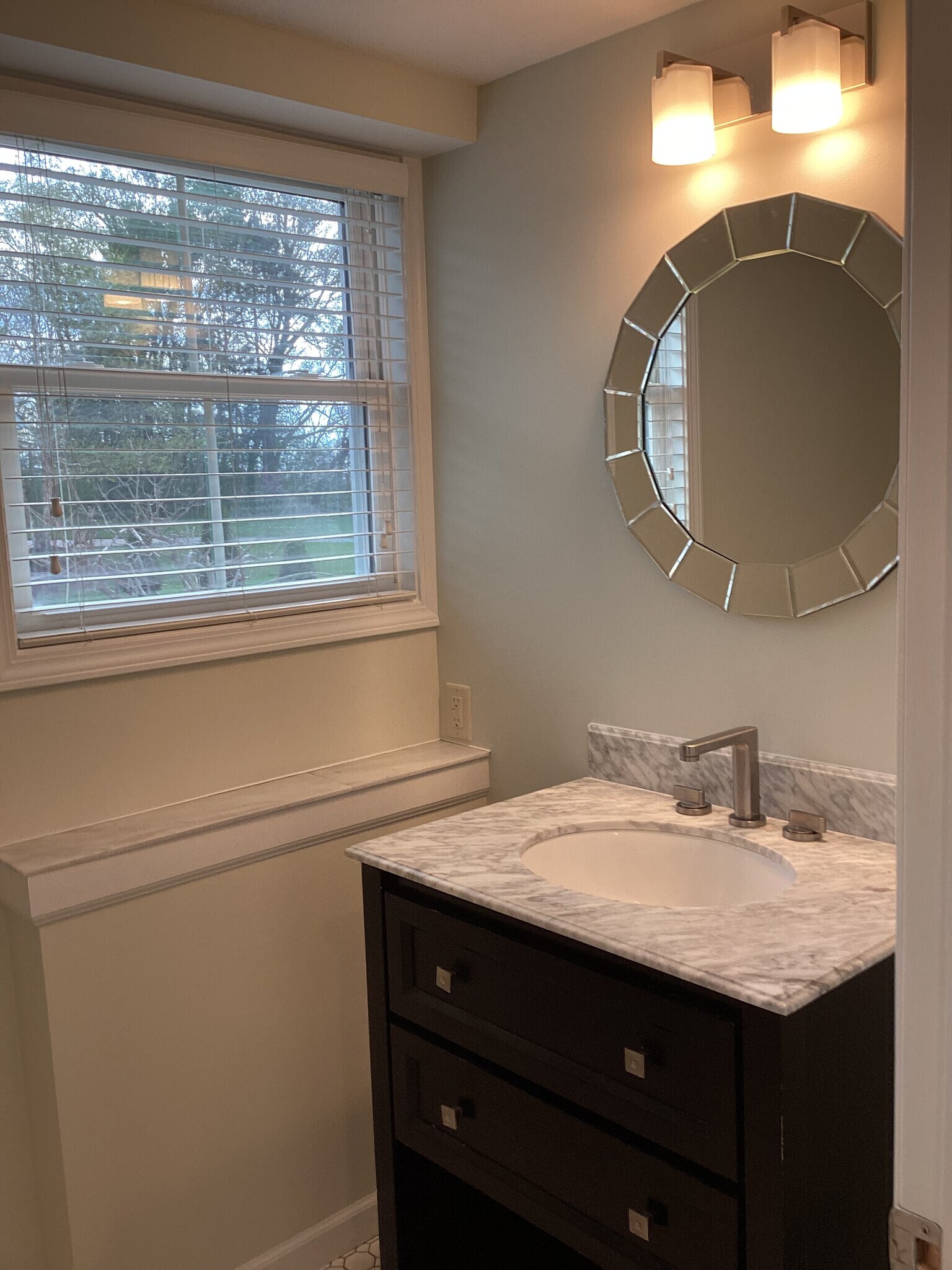 Building Photo - 6204 W Kimberly Rd