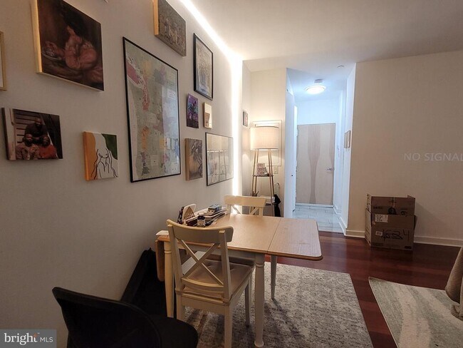 Building Photo - 219 S 18th St