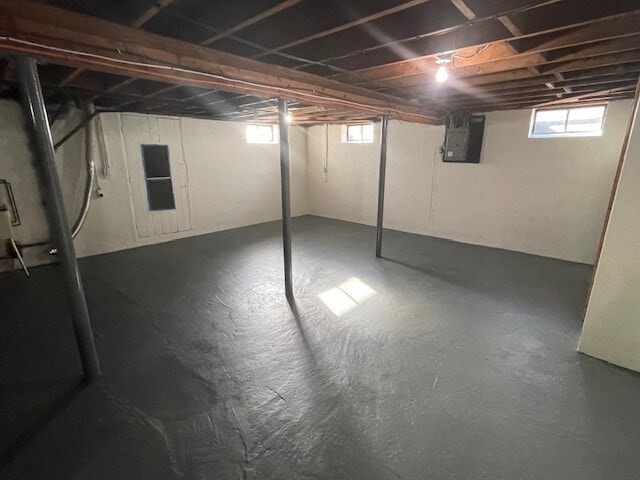 Building Photo - 105 Brewster St