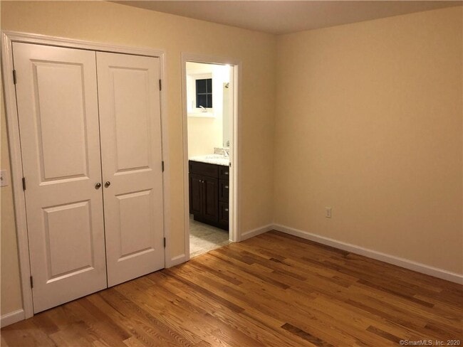 Building Photo - 19 Oak Meadows Dr