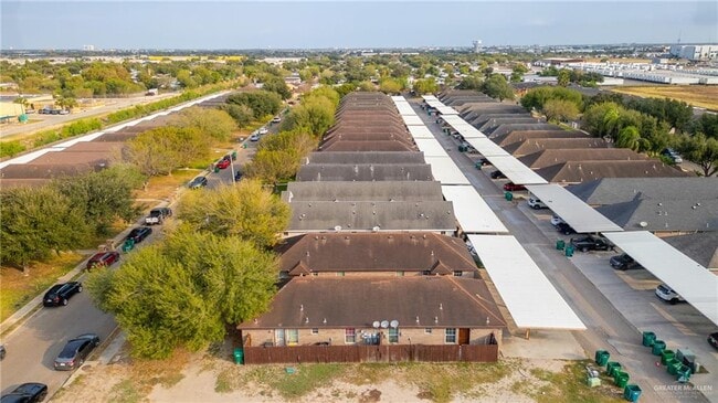 Building Photo - 24 Erica