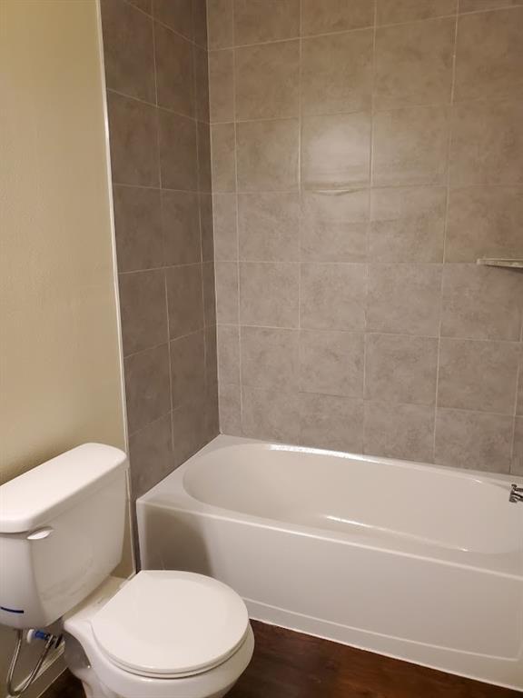 Building Photo - 1310 W Pointe Pl