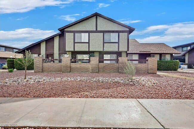 Primary Photo - 4474 Buena Vista Dr