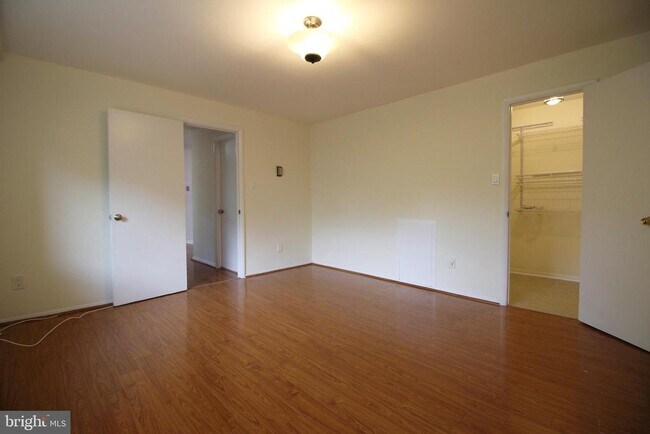 Building Photo - 1511 S George Mason Dr