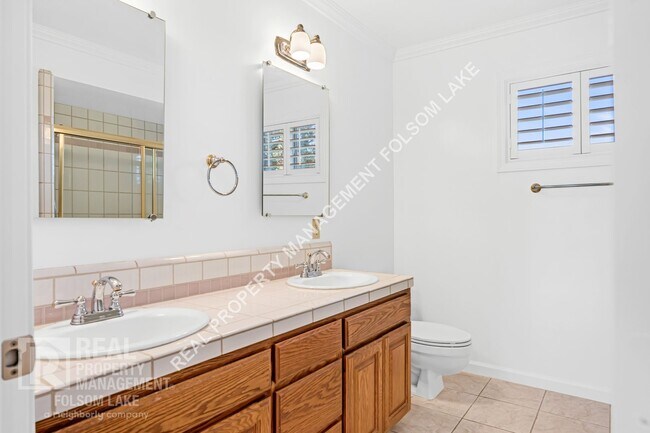 Building Photo - Beautiful 4bd 3ba home in Los Cerros Neigh...